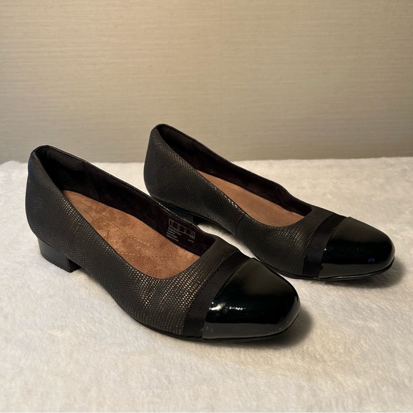 Clarks Shoes - Clarks Keesha Rosa Women's Shoes Size 7.5 Black Leather Low Heels Slip On